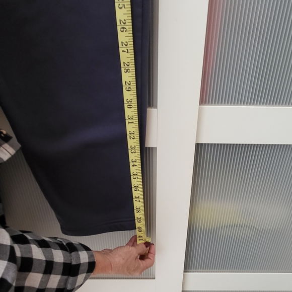 Under Armour Track Pants - youth XL - Picture 5 of 7